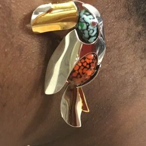 💐💋LUXURY TOUCAN EARRINGS 💐💋